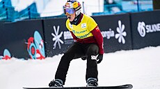 Eva Adamczyková se raduje z vítzství.ve snowboardcrossu na MS v gruzínském...