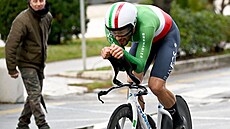Italský cyklista Filippo Ganna v pr�b�hu 1. etapy závodu Tirreno-Adriatico.