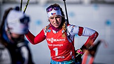 Česká biatlonistka Markéta Davidová ve vytrvalostním závodu v Östersundu.