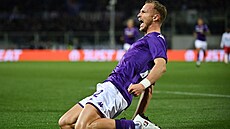 Antonín Barák z Fiorentiny se raduje z gólu v zápase se Sivassporem.