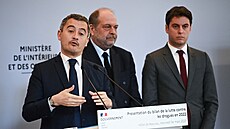 Francouzský ministr vnitra Gérald Darmanin (vlevo), ministr spravedlnosti Éric...
