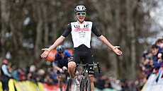 Tadej Pogačar jako vítěz čtvrté etapy na Paris-Nice