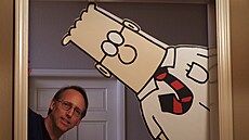 Dilbert a jeho autor Scott Adams na snímku z roku 2001