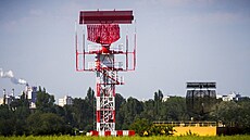 Primární pehledový radar RL-2000 a monopulzní sekundární pehledový radar...
