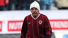Josef Vojta na snímku ze silvestrovského derby veterán� a internacionál�,...