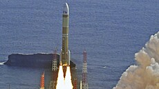 Nová japonská raketa H3 jen nkolik sekund po startu z kosmodromu Tanegaima.