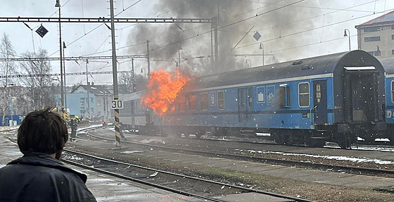 V Havlíkov Brod hoel odstavený vagón. (11. bezna 2023)