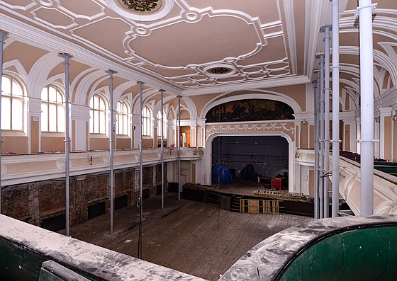 Interiér bývalého kulturního domu Peklo v Plzni