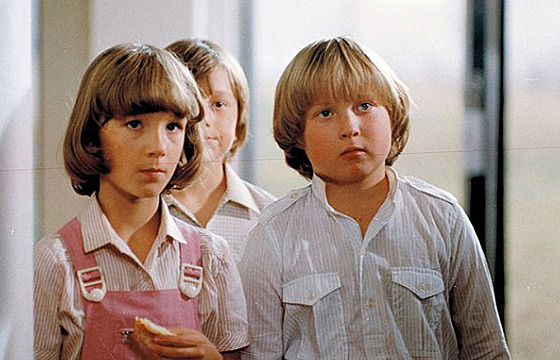 aneta Fuchsová, Jan Kreidl a Luká Bech v seriálu Létající estmír (1983)