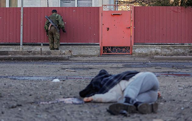 Rusové zatkli dva své vojáky, měli zavraždit devět ukrajinských civilistů včetně dvou dětí