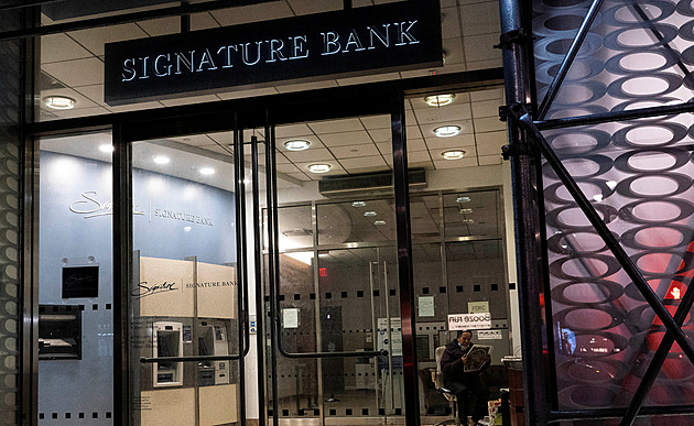 Co se změní po pádu amerických bank? Experti popisují možné následky pro svět