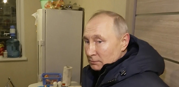 Přijel v noci, jak se na zloděje sluší, utahují si Ukrajinci z Putina
