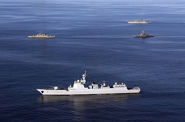 Čína, Rusko a Írán zahájily společné námořní cvičení v Ománském zálivu