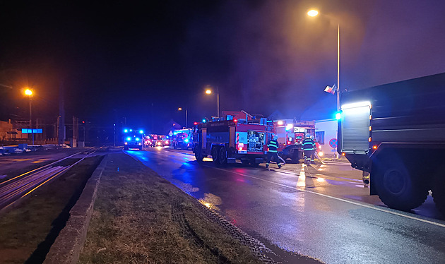Škoda po požáru v Čelákovicích se odhaduje na dva miliony, začne vyšetřování