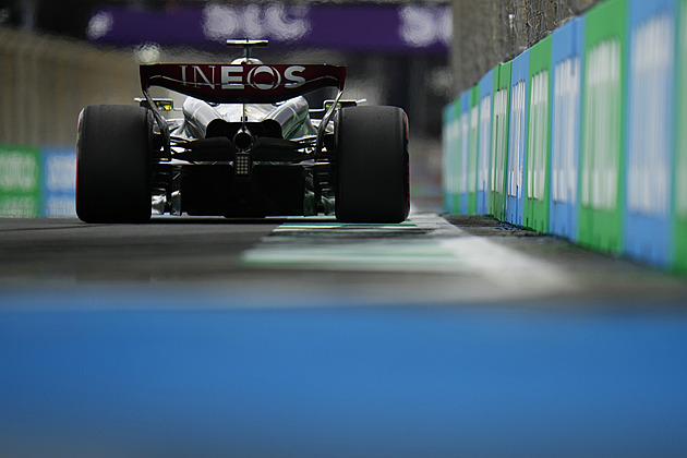 ONLINE: Verstappen i Leclerc jsou vzadu, kdo ovládne závod F1 v Džiddě?