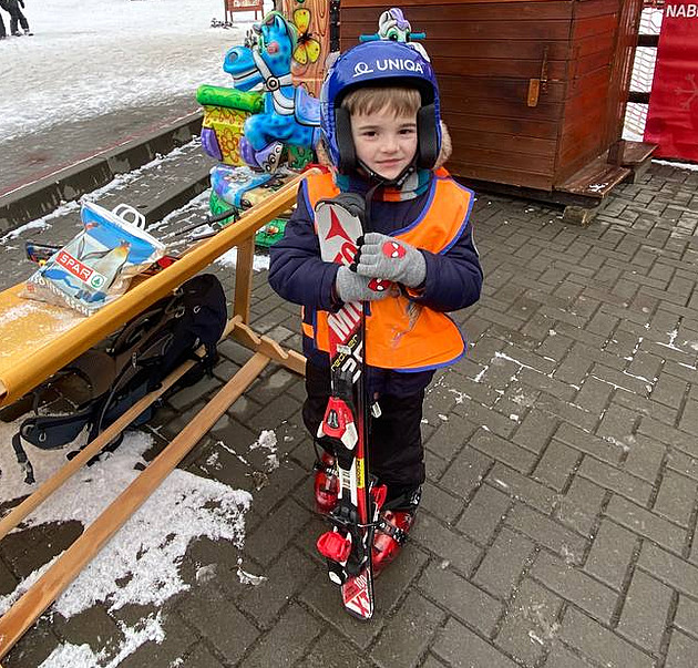 Nazar na ozdravném pobytu v Beskydech poprvé v životě vyzkoušel lyžování.