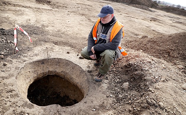Kolem D1 v Brně kopou archeologové, objevili sídliště z eneolitu