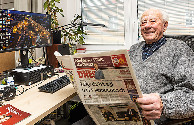 Jazyk novinářů ovlivňují politici. Přejímají byrokratismy, říká 90letý korektor