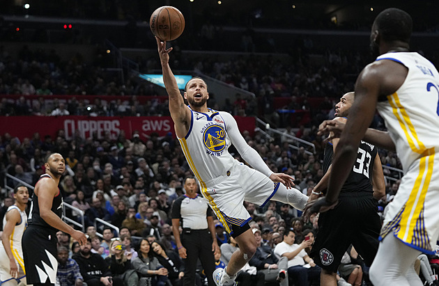 Curry nastřílel v NBA padesát bodů, na výhru Golden State to ale nestačilo