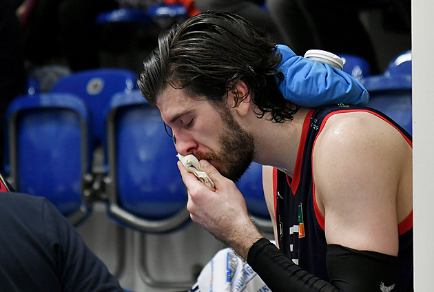 V Děčíně tekla z basketbalistů krev. Vyhrocené může být i pohárové finále