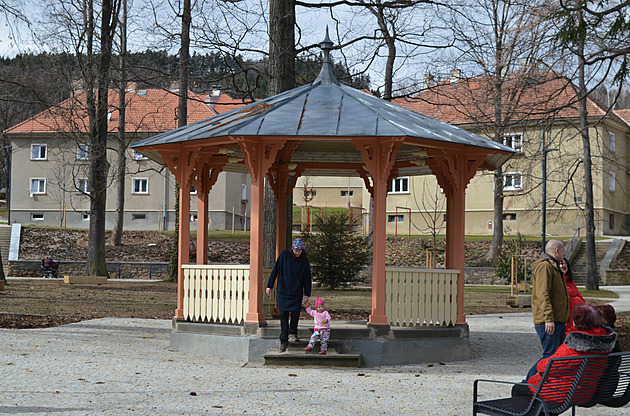 Z ostudy příjemné místo. Park v Prachaticích opravili za 31 milionů