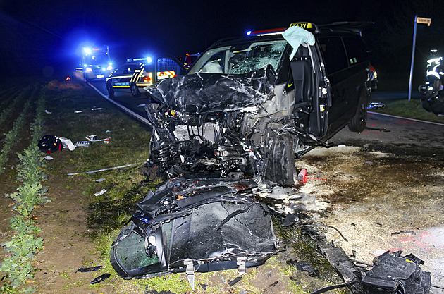 Po tragické nehodě v Německu je pět mrtvých, auto se srazilo s vozem taxislužby