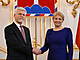 Prezident Petr Pavel je na své první zahraniční cestě. Setkal se s prezidentkou...