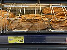Chleba v nmeckém Kauflandu za cenu zhruba 39 korun eských (10. bezna 2023)