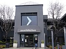 Poboky banky SVB v kalifornské Santa Clae. I její vchod zstal zavený. (10....