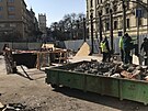Stavební práce u vstupu do stanice praského metra Jiího z Podbrad (3. bezna...