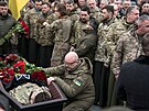 Ukrajinci se rozlouili s padlým obráncem Dmytrem Kocjubajlem známým pod...