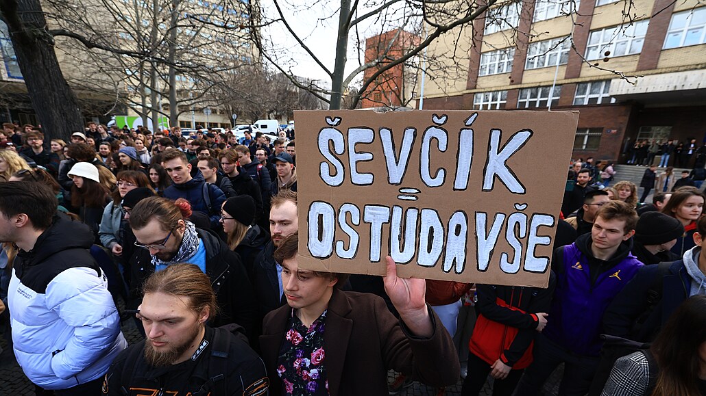 Demonstrace studentů VŠE za odstoupení děkana Ševčíka. (15. března 2023)