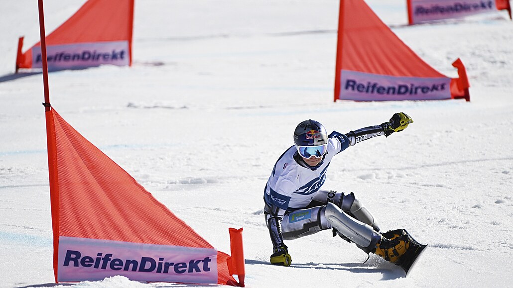 Ester Ledecká na trati paralelního slalomu v Berchtesgadenu