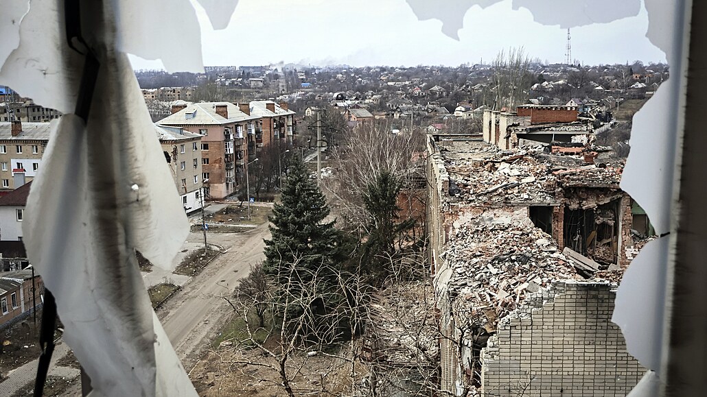 Pohled na ukrajinské město Bachmut, kde se odehrávají jedny z nejtěžších bojů s...