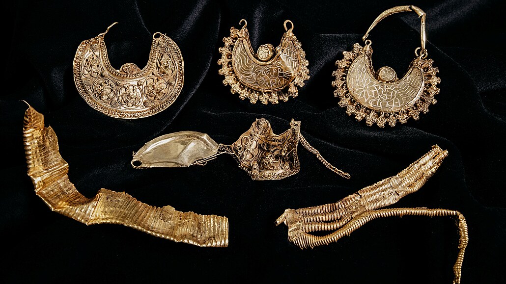 Nalezené šperky byly již v dobách, kdy došlo k ukrytí pokladu dvě století...