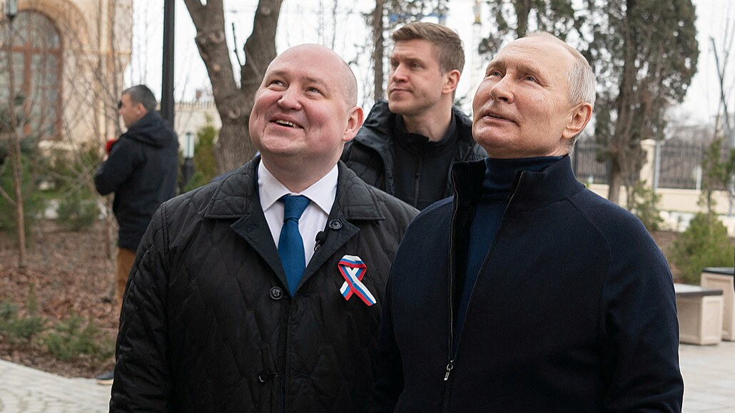 Ruský prezident Vladimir Putin navštívil poloostrov Krym. Zřejmě k výročí ruské...