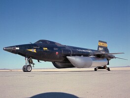 Mnohem slavnjí je ale série letoun X15 ze zaátku edesátých let. Tyto...