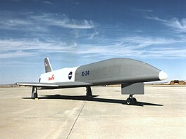 Z pelomu tisíciletí je i bezpilotní stroj X-34, který ml demonstrovat...