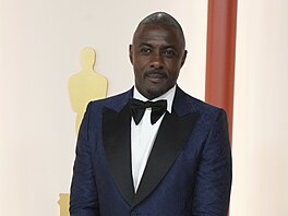 Idris Elba na udílení cen Oscar (Los Angeles, 12. bezna 2023)