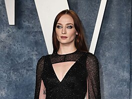 Sophie Turnerová na Vanity Fair Oscar party (Los Angeles, 12. bezna 2023)