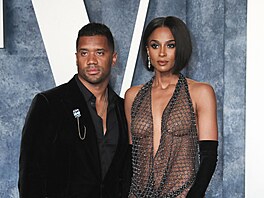 Russell Wilson a Ciara na Vanity Fair Oscar party (Los Angeles, 12. b�ezna 2023)