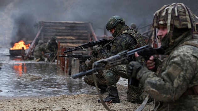 Cvičení ukrajinských sil na hranicích s Běloruskem (11. března 2023)