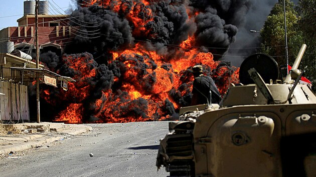 Tal Afar, Ir�k. St�ety ��itsk�ch milic PMF s bojovn�ky Isl�msk�ho st�tu (26. srpna 2017)