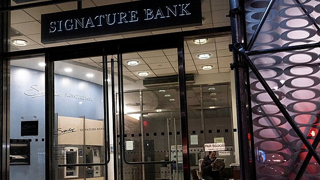 Americké úady uzavely newyorskou Signature Bank (12. bezna 2023)
