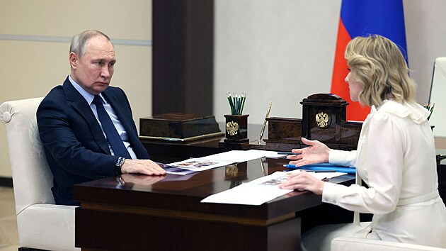 Rusk prezident Vladimir Putin a zmocnnkyn Kremlu pro prva dt Maria Lvovov-Blovov (16. nora 2023)