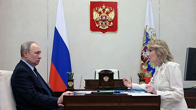Rusk prezident Vladimir Putin a zmocnnkyn Kremlu pro prva dt Maria Lvovov-Blovov (16. nora 2023)