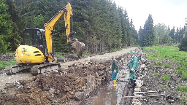 Lesy ČR obnovily čtyři úseky Schwarzenberského plavebního kanálu na Šumavě.