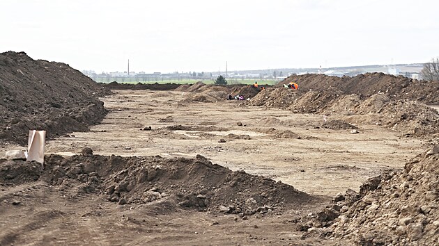 Archeologové v Brně při průzkumu před rozšířením D1 odhalili osadu z období staršího eneolitu, tedy ze zhruba 4. tisíciletí před naším letopočtem.