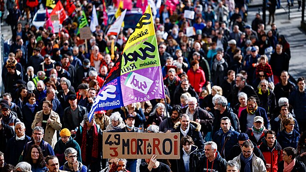 Protesty proti dchodov reform ve Francii pokrauj. (18. bezna 2023)