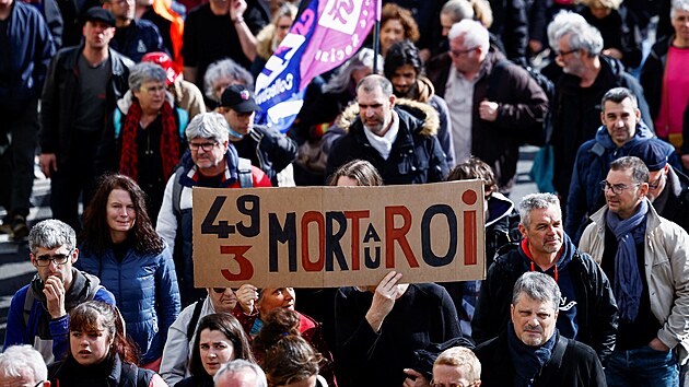 Protesty proti důchodové reformě ve Francii pokračují. (18. března 2023)